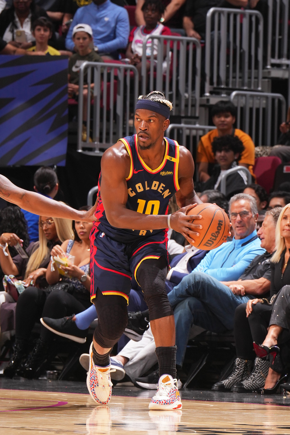 AYX APP关于美国队观众热烈欢呼！，巴特勒迎来十五赛季出色发挥上演精彩一战的信息